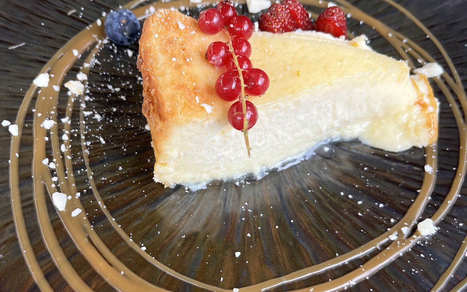 Tarta de queso casera con frutos rojos